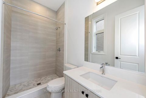 Photo 5 at 275 BALLANTYNE Boulevard, Vellore Village, Vaughan