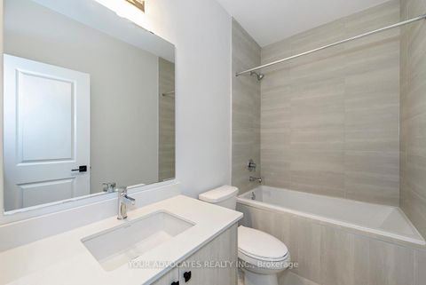 Photo 34 at 275 BALLANTYNE Boulevard, Vellore Village, Vaughan