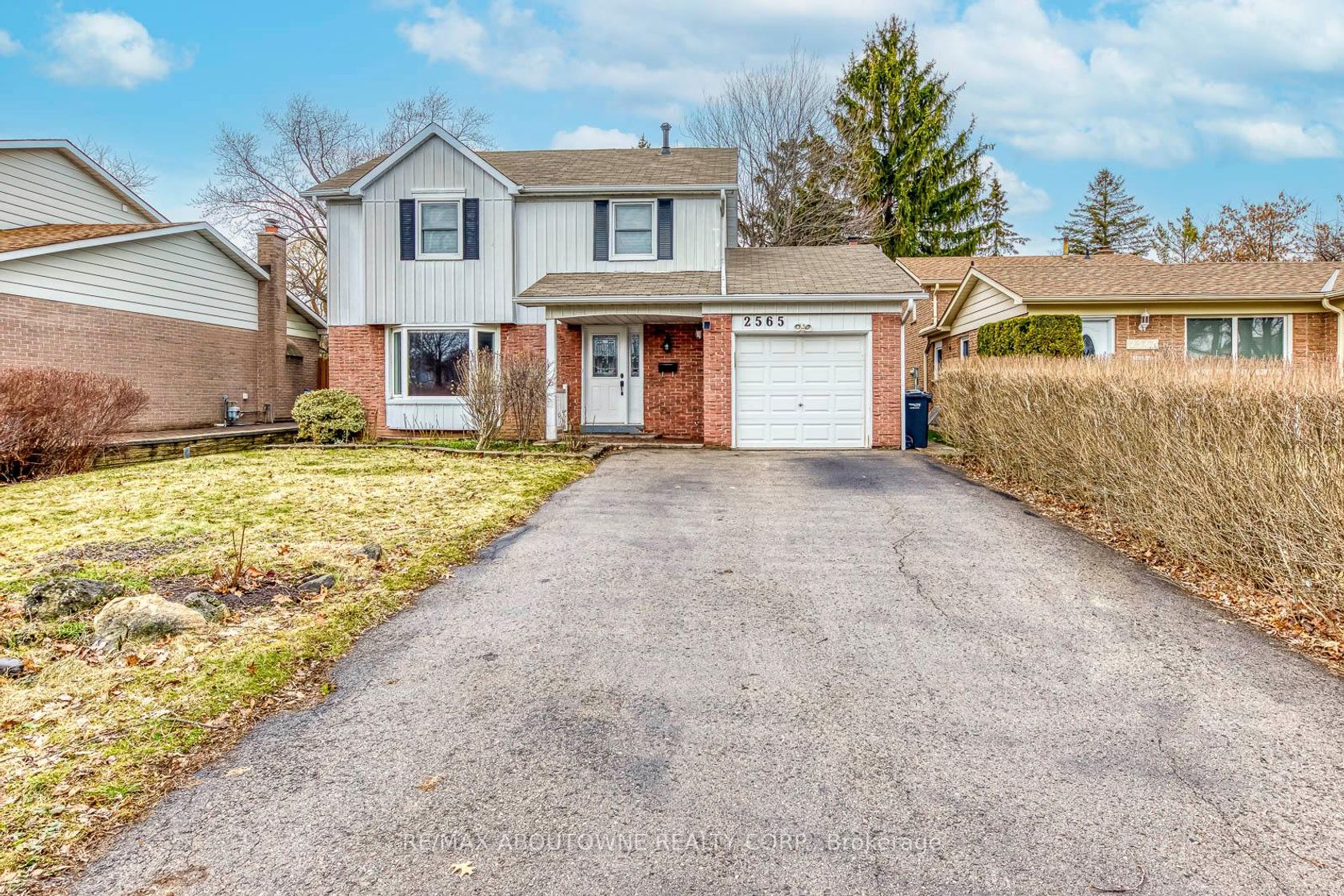 2565 Windjammer Road, Erin Mills, Mississauga by Loree Meneguzzi Real Estate 2565 Windjammer Road, Erin Mills, Mississauga