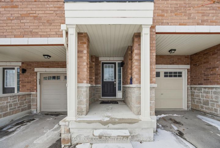 Photo 3 at 41 Torah Gate, Patterson, Vaughan