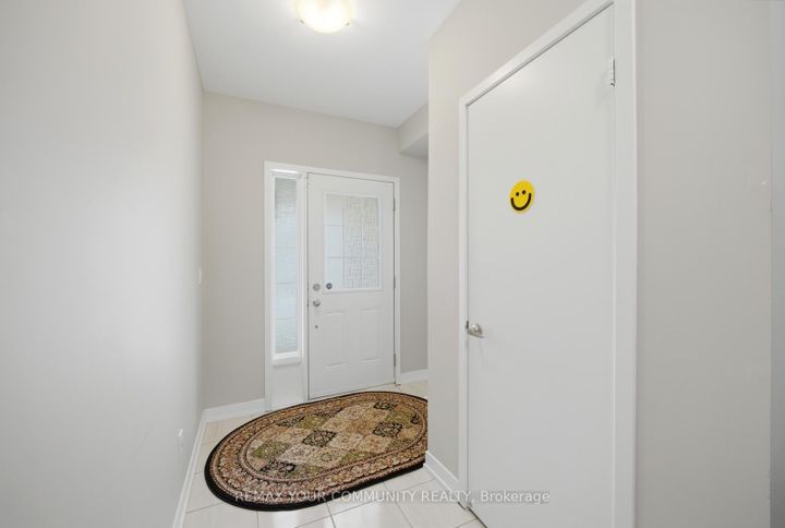 Photo 4 at 41 Torah Gate, Patterson, Vaughan