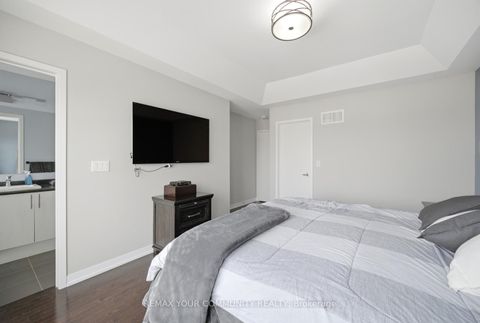 Photo 22 at 41 Torah Gate, Patterson, Vaughan