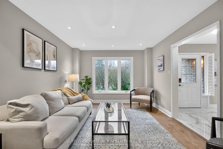 Photo 4 at 314 Leacock Avenue, RO River Oaks, Oakville