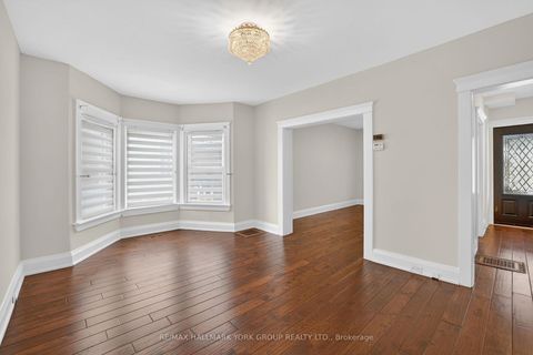 Photo 7 at 119 Temperance Street, Aurora Village, Aurora