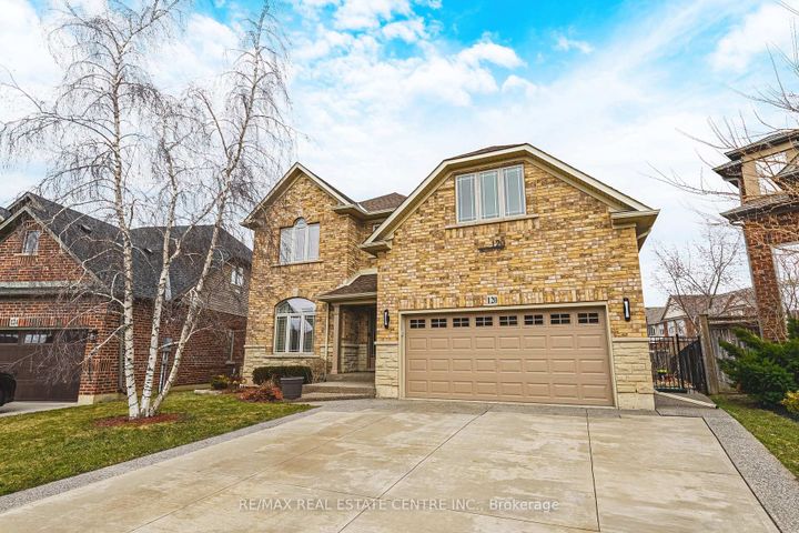 Photo 1 at 120 Valiant Circle, Binbrook, Hamilton