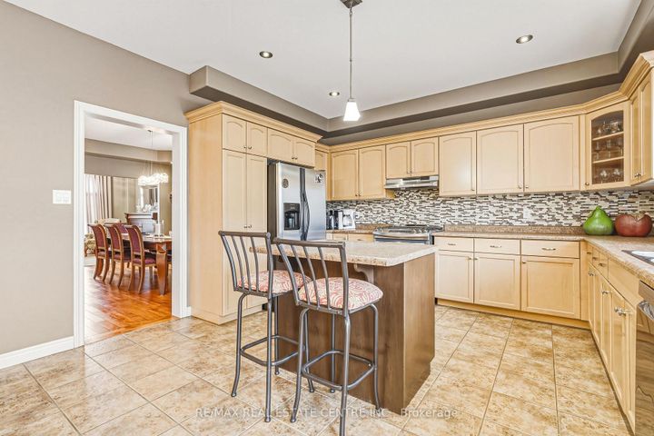 Photo 8 at 120 Valiant Circle, Binbrook, Hamilton