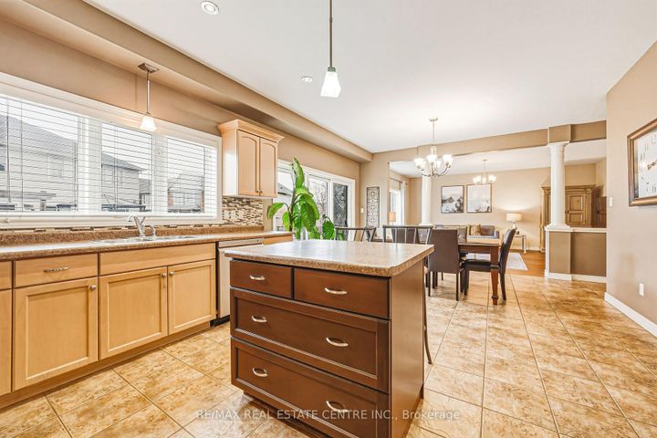 Photo 10 at 120 Valiant Circle, Binbrook, Hamilton