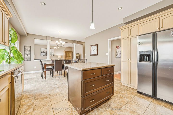 Photo 11 at 120 Valiant Circle, Binbrook, Hamilton
