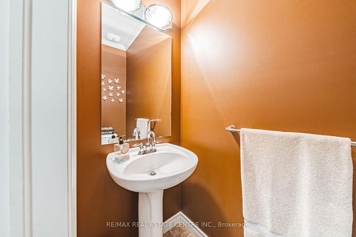 Photo 17 at 120 Valiant Circle, Binbrook, Hamilton