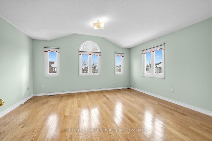 Photo 24 at 45 Dolphin Song Crescent, Wellington, Brampton