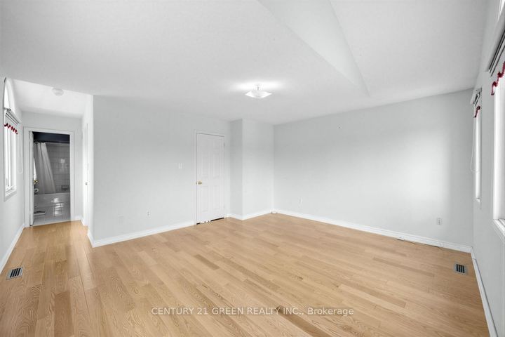 Photo 25 at 45 Dolphin Song Crescent, Wellington, Brampton