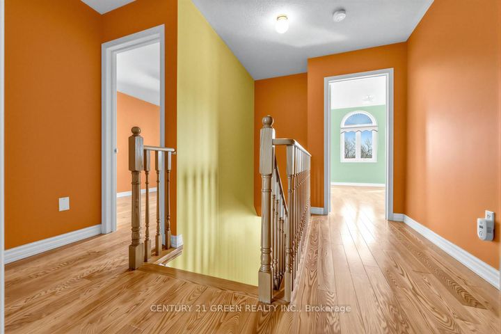 Photo 28 at 45 Dolphin Song Crescent, Wellington, Brampton