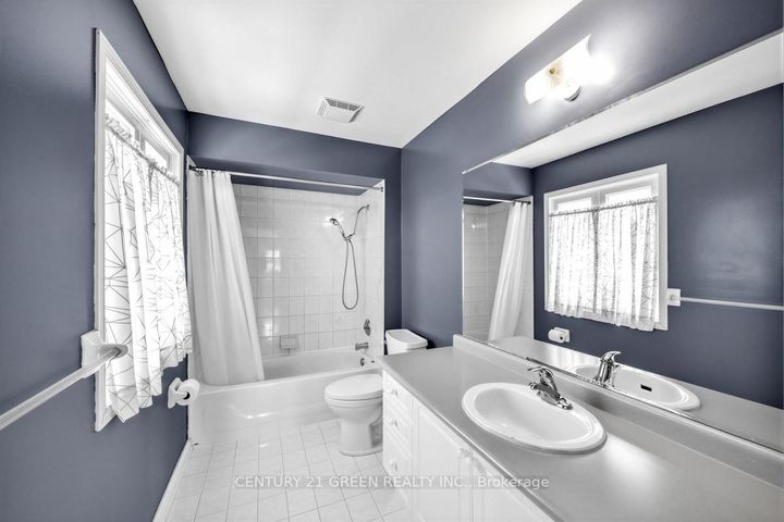 Photo 29 at 45 Dolphin Song Crescent, Wellington, Brampton