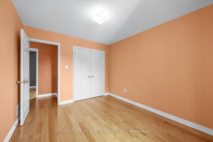 Photo 33 at 45 Dolphin Song Crescent, Wellington, Brampton