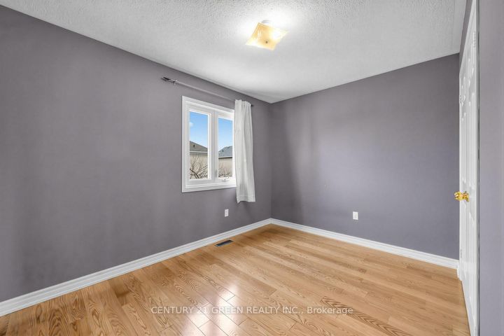 Photo 35 at 45 Dolphin Song Crescent, Wellington, Brampton