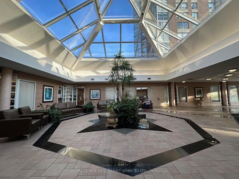 Photo 2 at 212 - 7 Concorde Place, Don Mills, Toronto