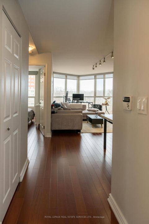 Photo 5 at 212 - 7 Concorde Place, Don Mills, Toronto