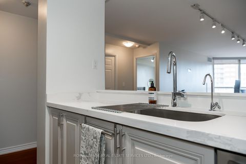 Photo 11 at 212 - 7 Concorde Place, Don Mills, Toronto