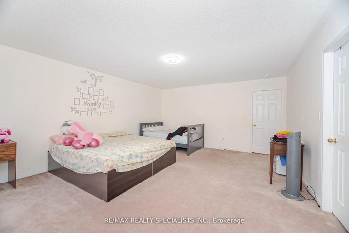 Photo 8 at 23 Personna Circle, Credit Valley, Brampton