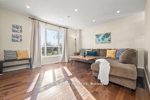 Photo 5 at 272 Phillip Murray Avenue N, Lakeview, Oshawa