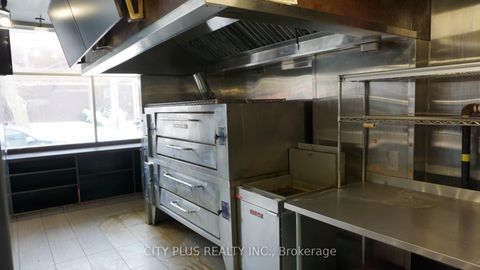 Photo 5 at 580 Bloor Street W, Annex, Toronto