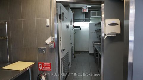 Photo 9 at 580 Bloor Street W, Annex, Toronto