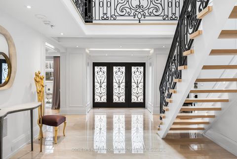 Photo 3 at 1347 Queen Victoria Avenue, Lorne Park, Mississauga