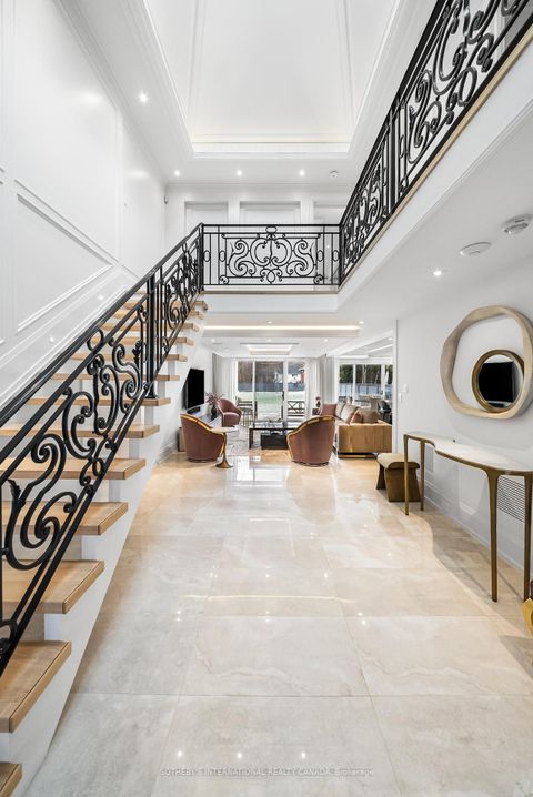 Photo 6 at 1347 Queen Victoria Avenue, Lorne Park, Mississauga