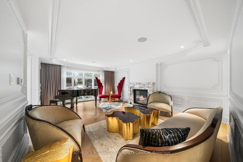 Photo 10 at 1347 Queen Victoria Avenue, Lorne Park, Mississauga