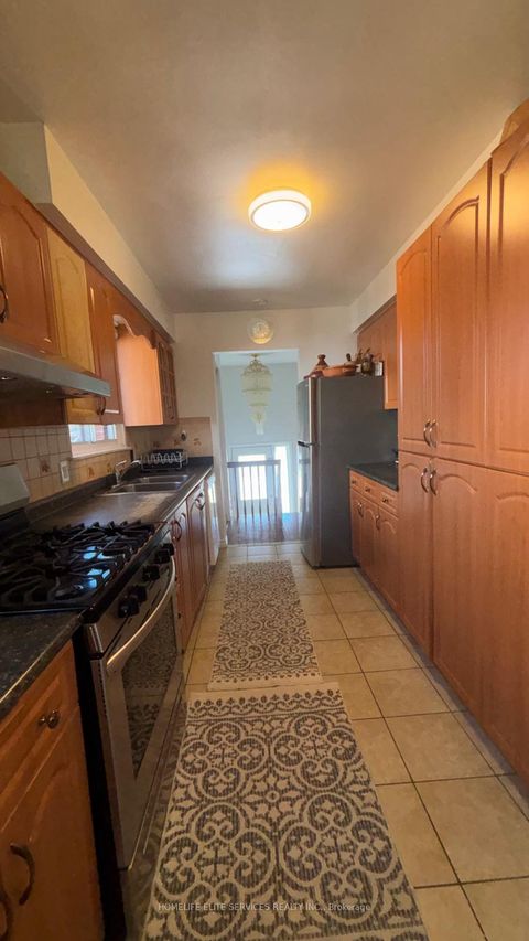 Photo 12 at 33 Robbinstone Drive, Malvern, Toronto