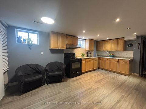 Photo 31 at 33 Robbinstone Drive, Malvern, Toronto