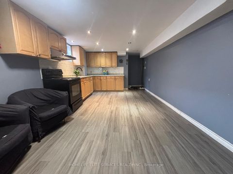 Photo 32 at 33 Robbinstone Drive, Malvern, Toronto