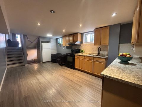 Photo 34 at 33 Robbinstone Drive, Malvern, Toronto