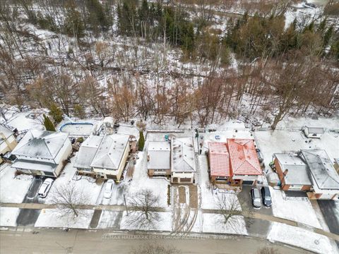 Photo 3 at 7 Cole Avenue, Bowmanville, Clarington