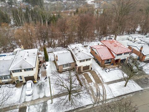 Photo 5 at 7 Cole Avenue, Bowmanville, Clarington