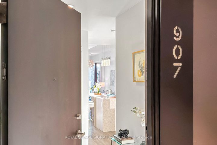 Photo 3 at 907 - 170 Sumach Street, Regent Park, Toronto