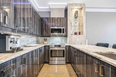 Photo 14 at 202 - 2900 Highway 7, Concord, Vaughan