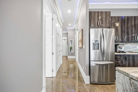 Photo 19 at 202 - 2900 Highway 7, Concord, Vaughan