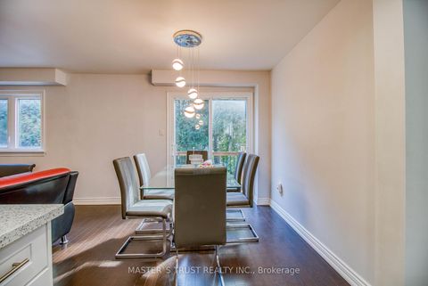 Photo 7 at 20 Valhalla Court, Aurora Village, Aurora