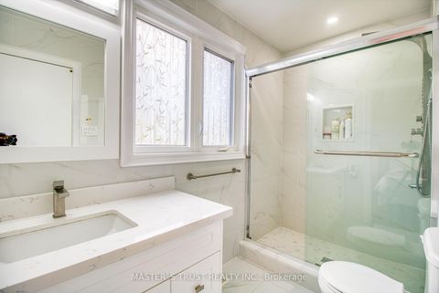 Photo 13 at 20 Valhalla Court, Aurora Village, Aurora