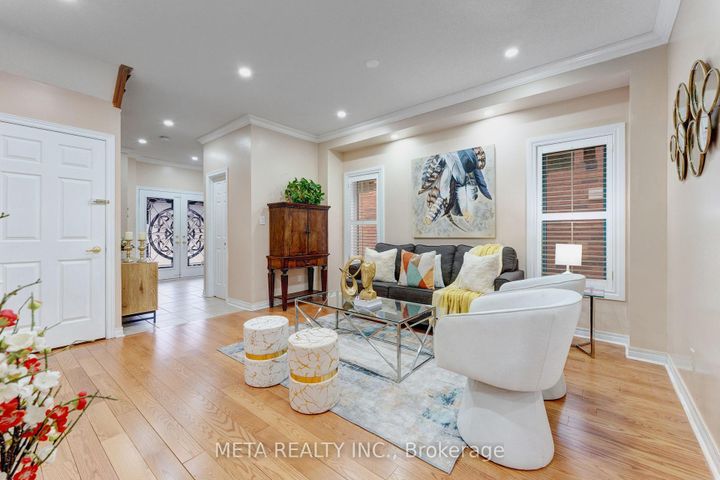 Photo 4 at 30 Krakow Street, Bram West, Brampton