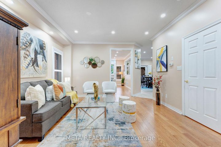 Photo 5 at 30 Krakow Street, Bram West, Brampton