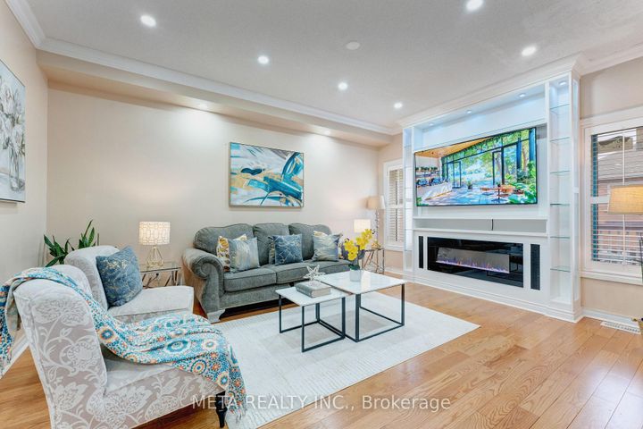 Photo 6 at 30 Krakow Street, Bram West, Brampton