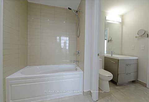 Photo 10 at 1708 - 199 Richmond Street W, Waterfront Communities C1, Toronto