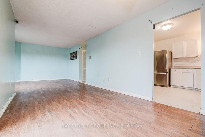 Photo 6 at 32 - 2035 South Millway Drive, Erin Mills, Mississauga