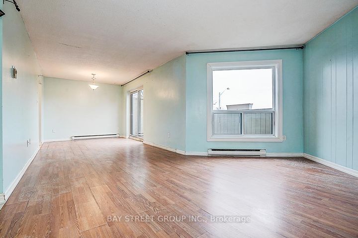 Photo 7 at 32 - 2035 South Millway Drive, Erin Mills, Mississauga