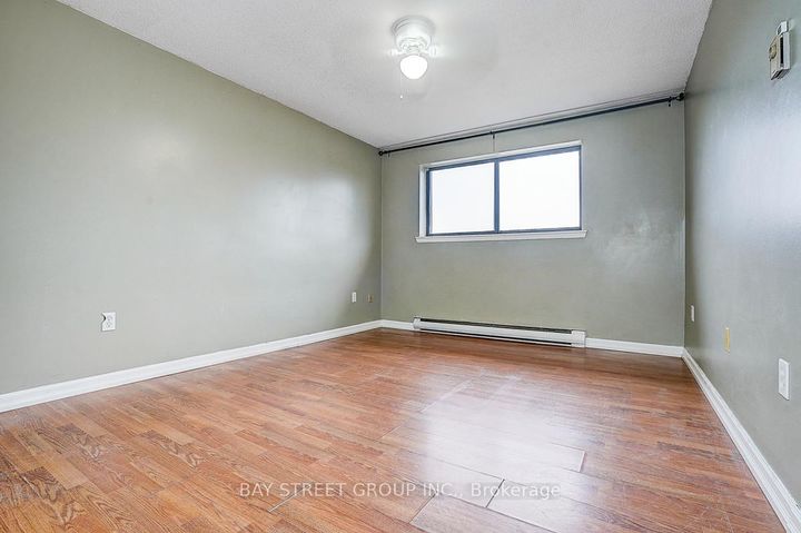 Photo 14 at 32 - 2035 South Millway Drive, Erin Mills, Mississauga