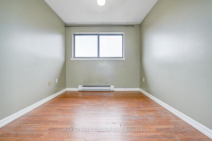 Photo 16 at 32 - 2035 South Millway Drive, Erin Mills, Mississauga