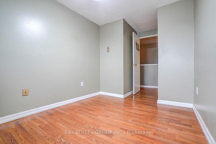 Photo 18 at 32 - 2035 South Millway Drive, Erin Mills, Mississauga