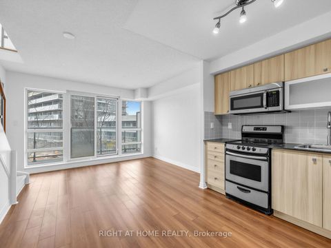 Photo 2 at 318 - 2015 Sheppard Avenue E, Henry Farm, Toronto
